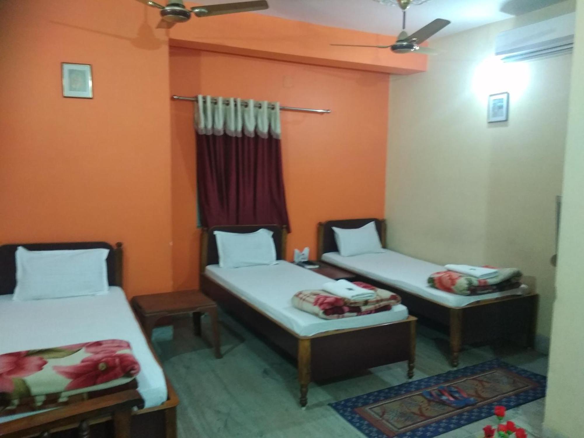 Hotel Chandrakala Regency 300 Meters From Dhanbad Railway Buitenkant foto